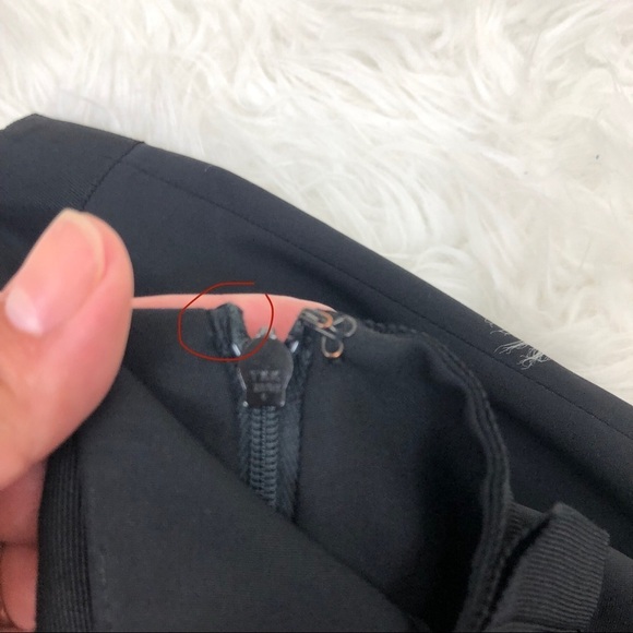 Theory- Black Pencil Skirt bow ribbon belt hem - Picture 13 of 13